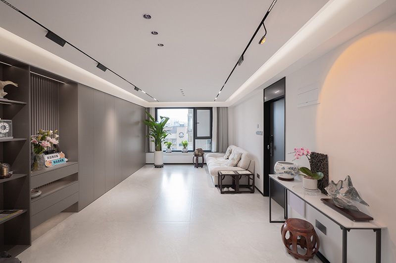 素凈之境簡(jiǎn)約鋪陳，淡雅氛圍悠然漫溢