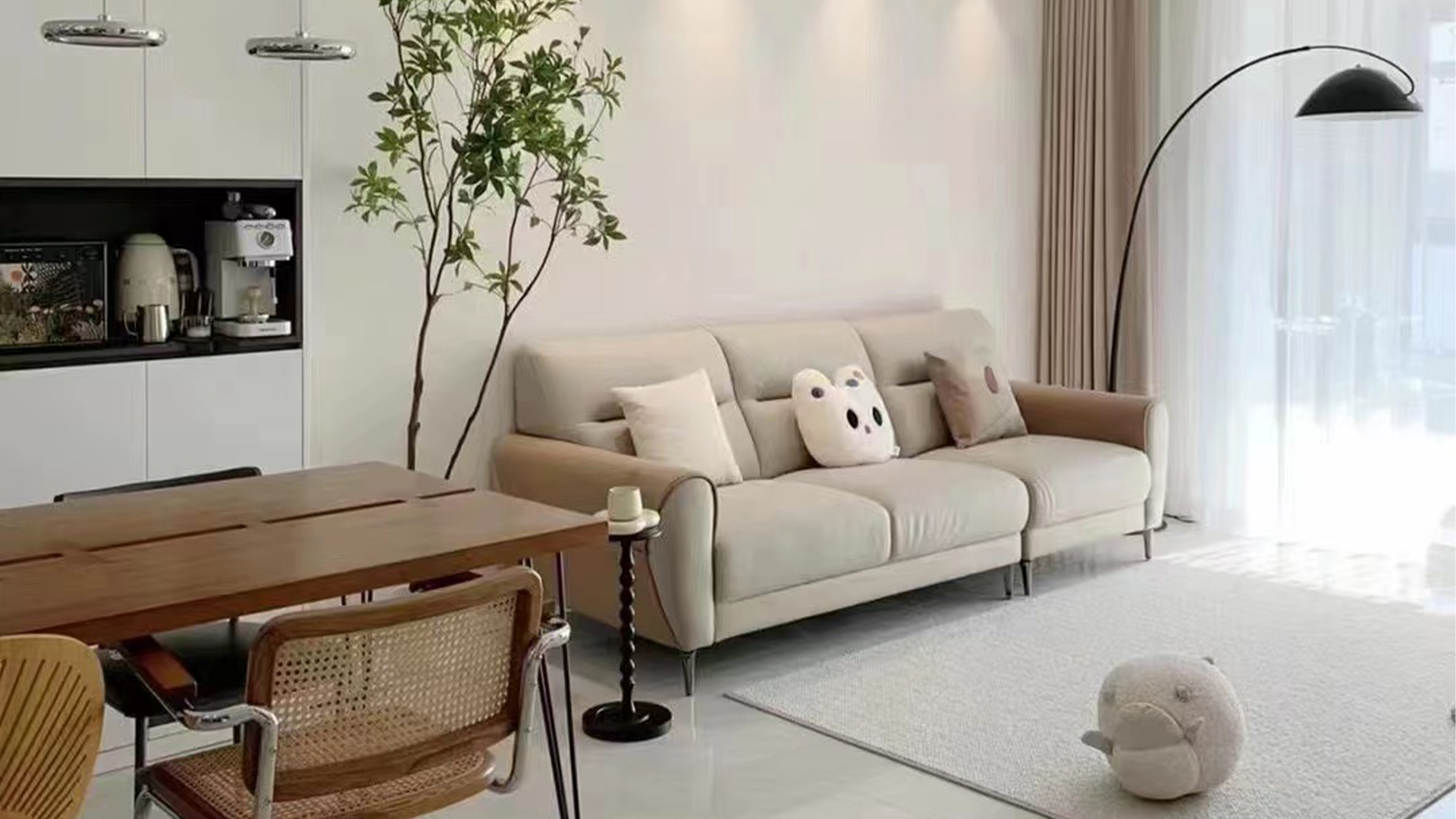 簡(jiǎn)約風(fēng)范打造溫馨空間光影交織生韻