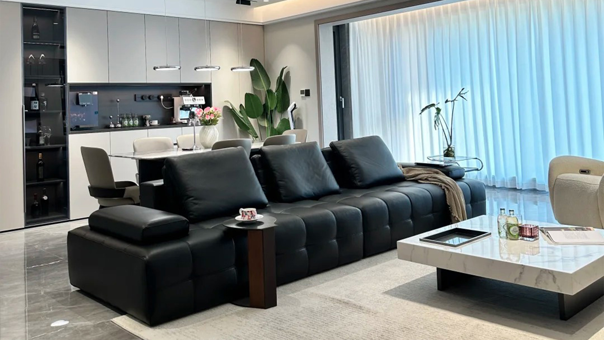 142平橫廳簡(jiǎn)約風(fēng)設(shè)計(jì)，空間通透與功能美學(xué)交融